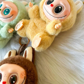Labubu Boneco De Pelúcia Sentado Chaveiro Surpresa